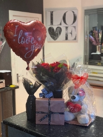 Romance Bundle of Roses, Chocs, Balloon, Teddy and Presecco